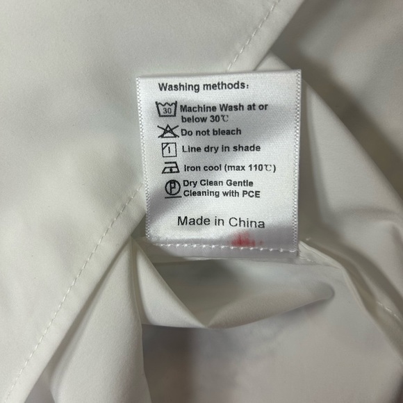 J.ING White Button-Up Off-Shoulder Blouse. Size Medium. - Picture 8 of 8